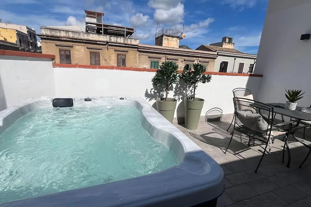 Attico Jacuzzi Politeama Palermo Apartment